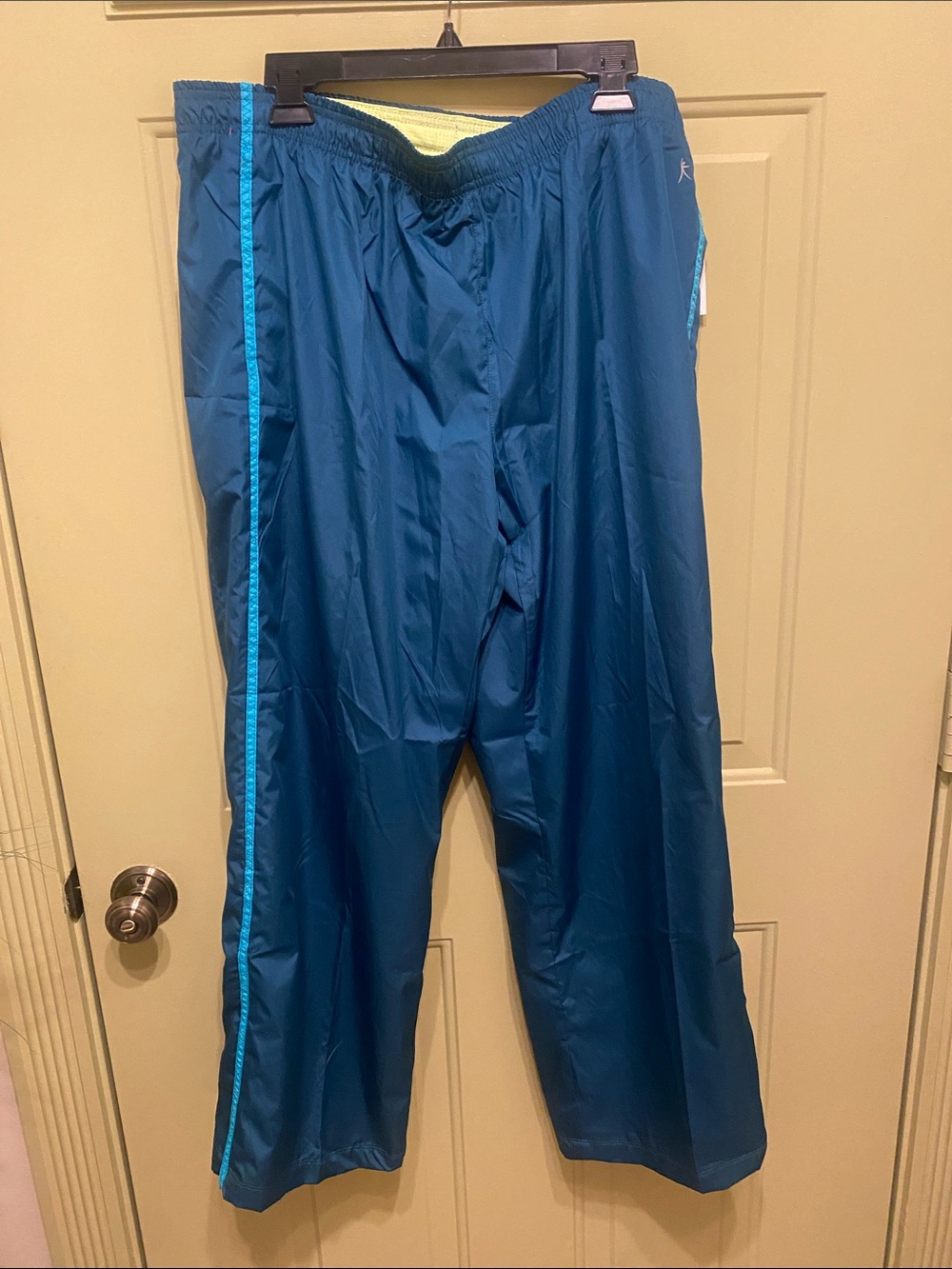 New Danskin Now Teal Track Pants w/ Light trim  Size 20. heights 5’3” and lower